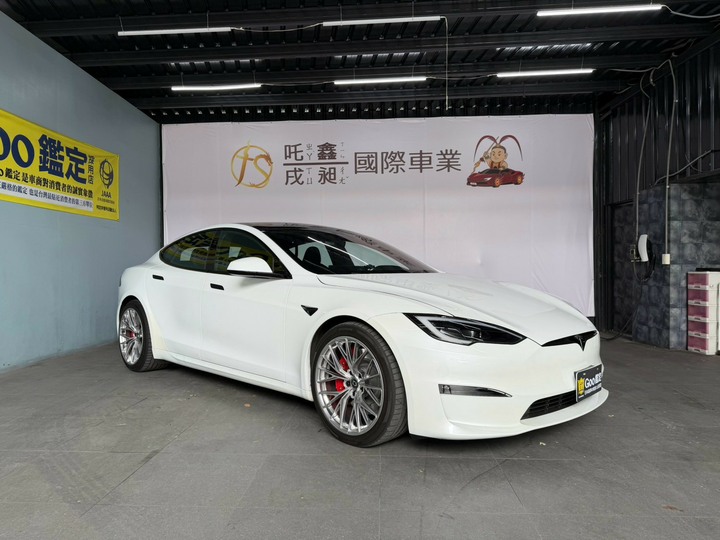 2023 Tesla Model S Plaid P版