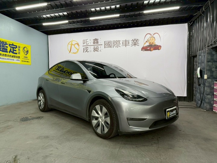 2023 特斯拉 model Y 選配10萬稀有色????