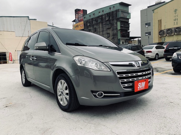 10 Luxgen 7 Mpv 2 2電滑門頂級型 Mobile01