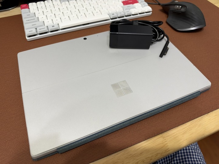 surface pro 7+ 16GB記憶體銀色。 (二手)