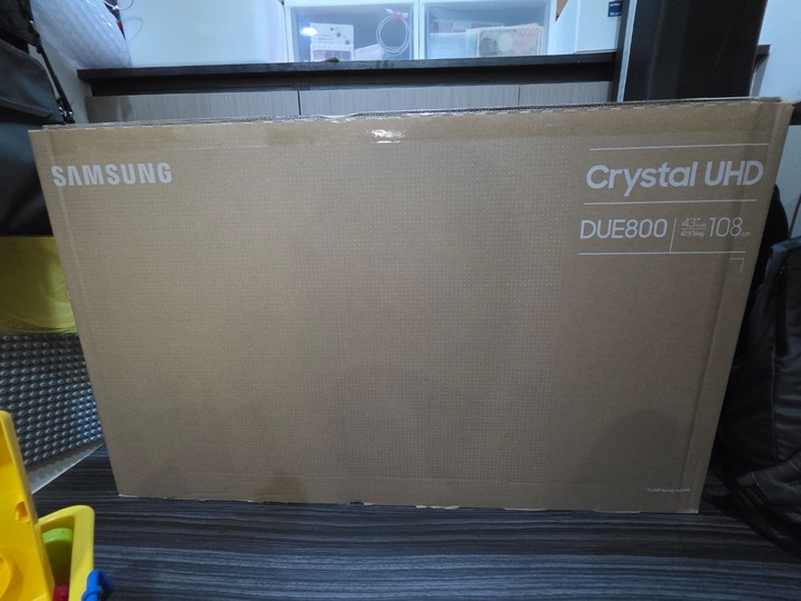 43型 Crystal UHD DUE800 4K 智慧顯示器 UA43DUE800XXZW