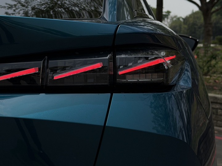 【法系絕美跨界】2025 Peugeot 408 Hybrid GT Premium ｜ 科技、美學與節能的巔峰