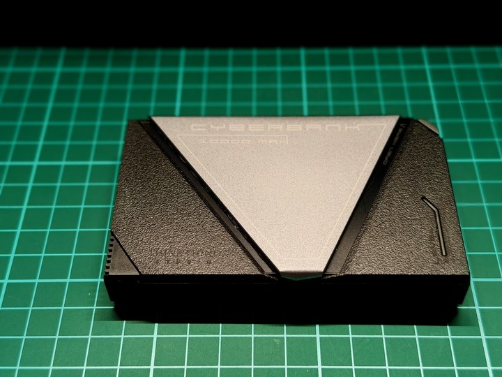 Thinkthing｜CYBERBANK 10,000mAh 磁吸多功能行動電源