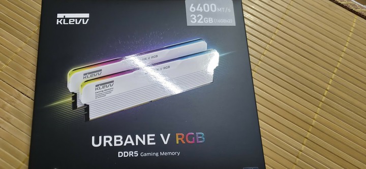 KLEVV(科賦)32GB(雙通16GB*2) DDR5 6400/CL30 URBANE V RGB