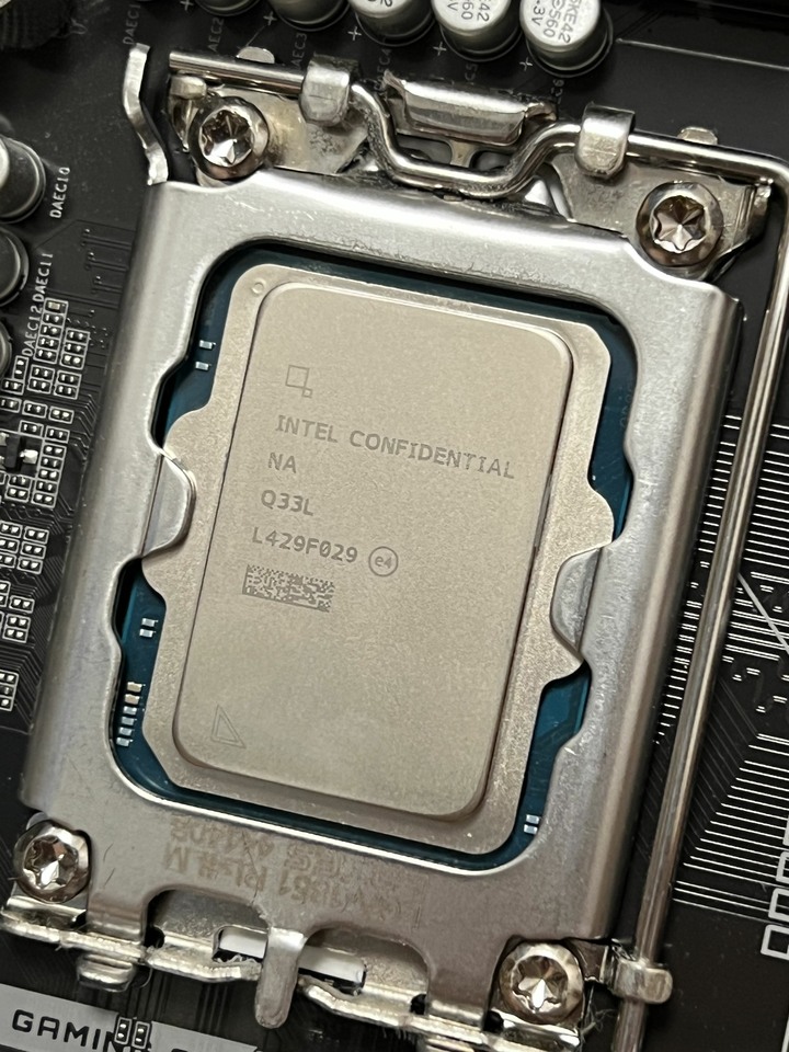 Intel Core Ultra 7 265KF ES