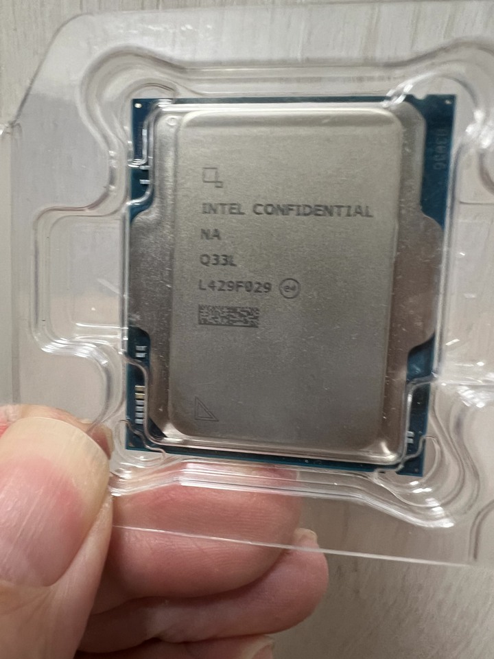 Intel Core Ultra 7 265KF ES