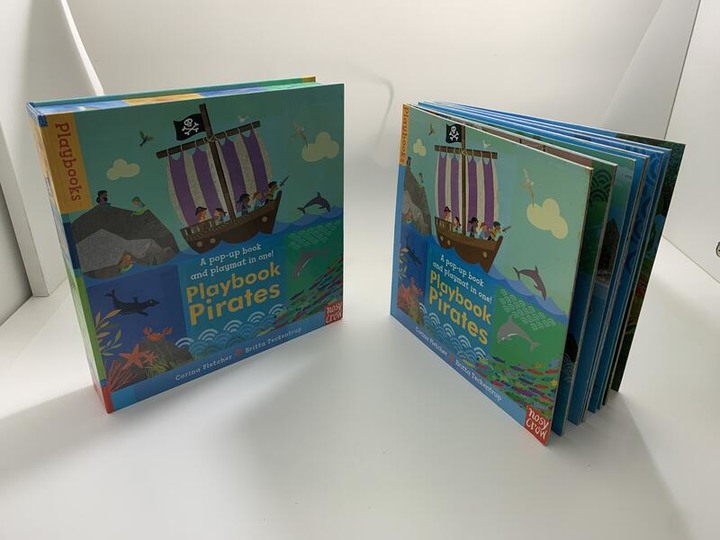 Playbook Pirates: A Pop-up Book and Playmat in One!海盜-立體遊戲書