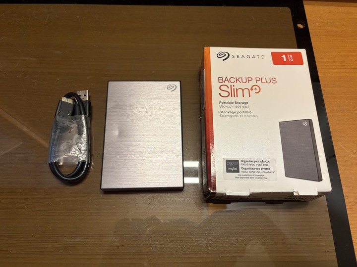 Seagate Backup Plus Slim 1TB USB外接硬碟