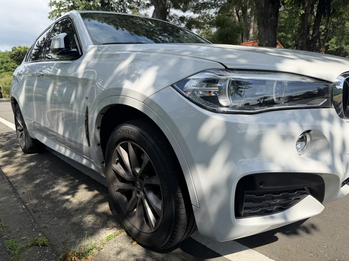 自售2015年BMW X6 35i