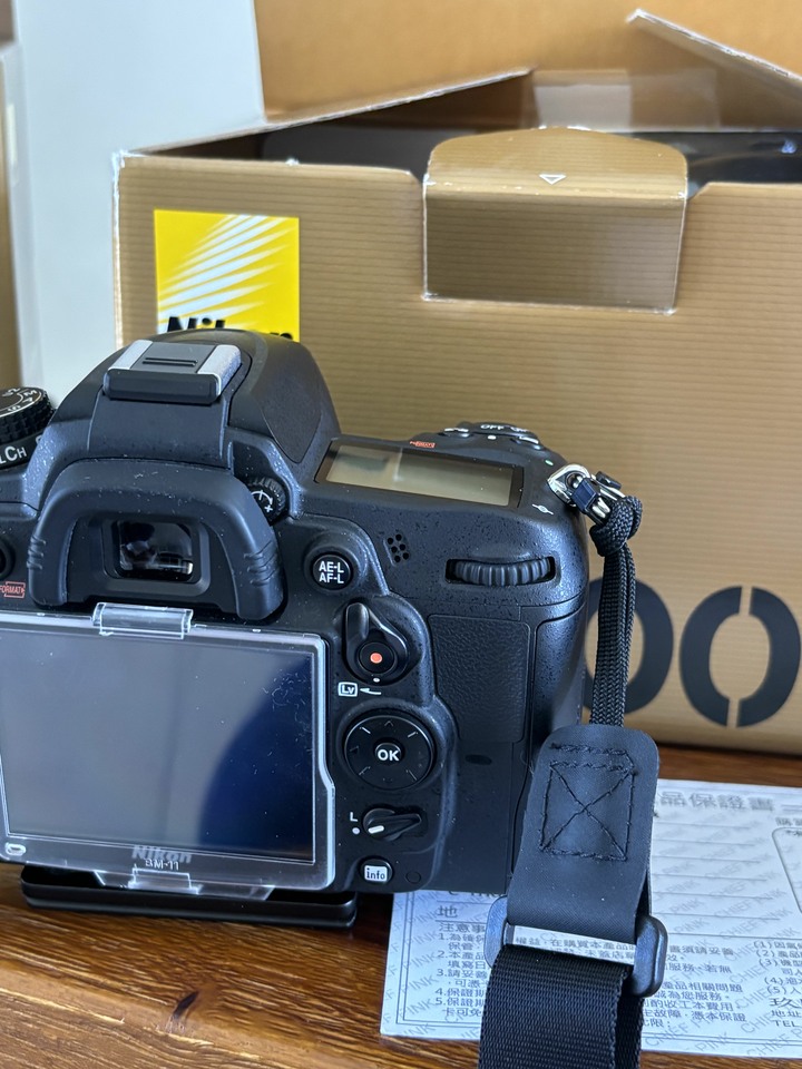 原廠盒裝全】Nikon D7000 + 4支精選鏡頭（DX鏡皇17-55/大光圈35mm/長焦100-400）一機四鏡大滿貫，風景人像鳥類全搞定