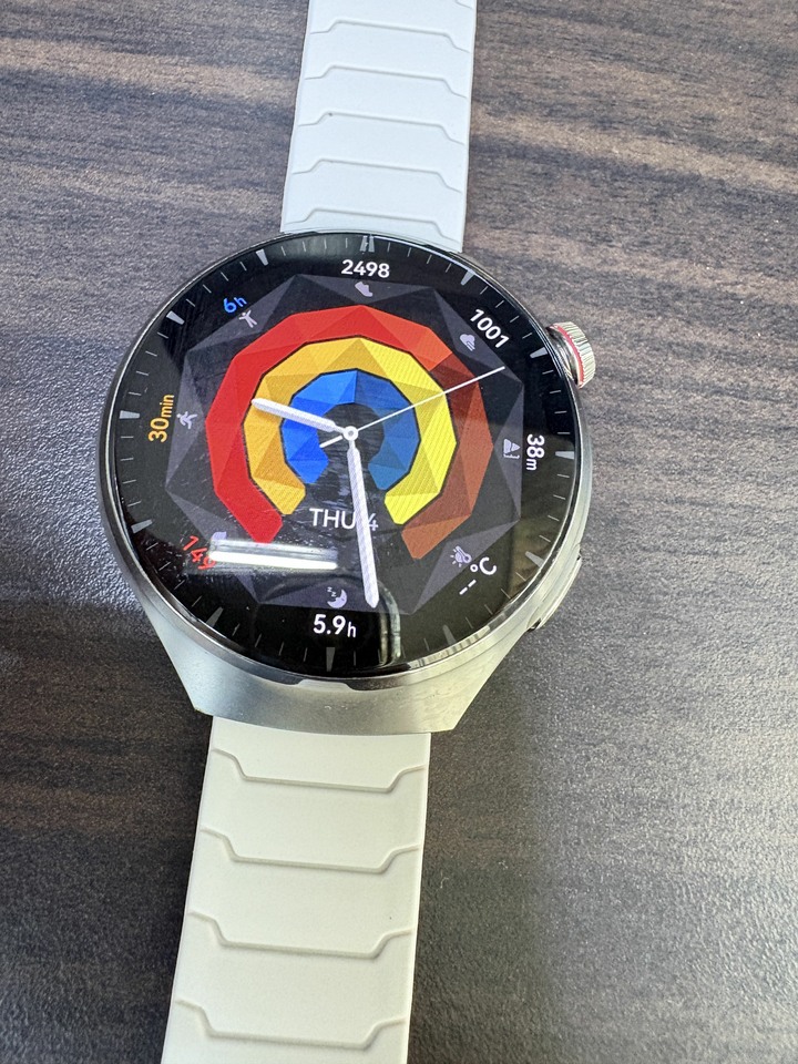 HUAWEI WATCH 4 Pro 一鍵微體檢 可功能快速進行心率、血氧、壓力、體溫、心電圖、血管彈性、血管風險篩查、肺功能評估等多項健康數據的檢測受風險評估