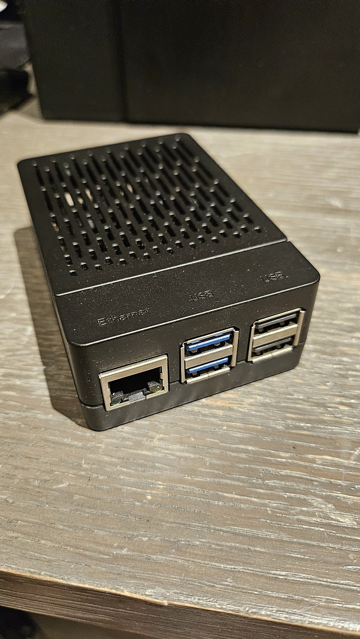 樹莓派 Raspberry Pi 5 Model B – 4GB 開發板(包含外殼及散熱風扇)