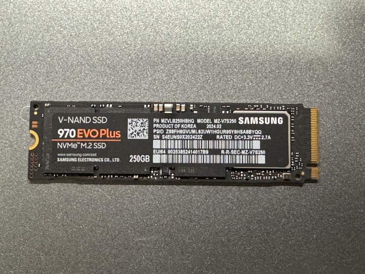 三星 970 EVO PLUS 250GB PCIE3.0 M2.2280 固態硬碟