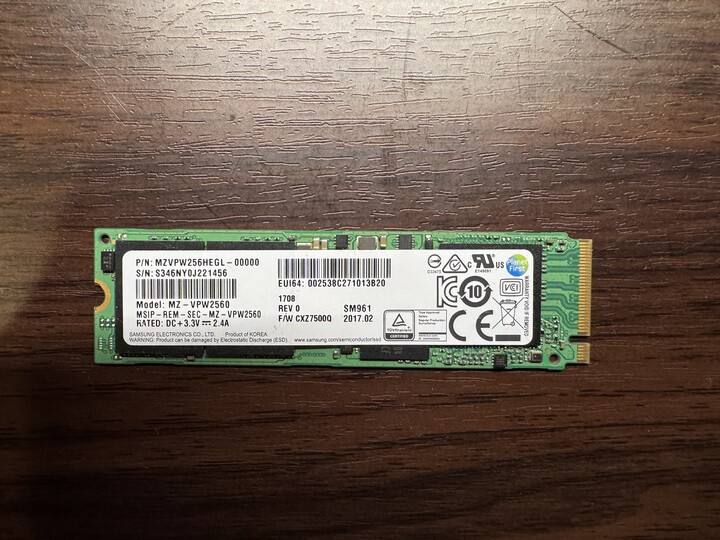 Samsung 企碟級 SM961 256 GB SSD（MLC 顆粒，PCIe 3.0 x4， M.2 2280）