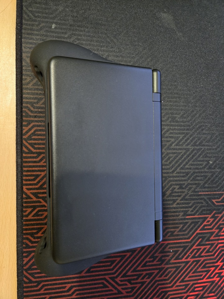 Ayn Thor 安卓掌機 16GB/1TB + 512GB 記憶卡