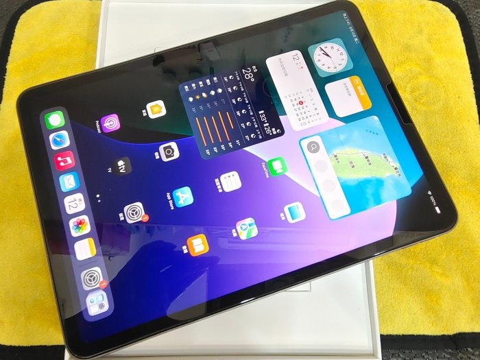 台灣APPLE二手機 已過保固2022/10/1 灰色 M1晶片 11吋 iPad Pro 11 (2021) Wi-Fi 128G 聯翔通訊※換機優先