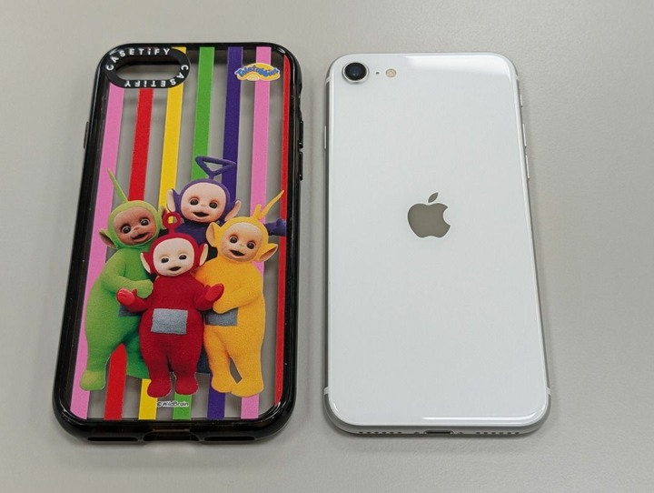 iPhone SE 2 白色64G 剛換過副廠電池與螢幕