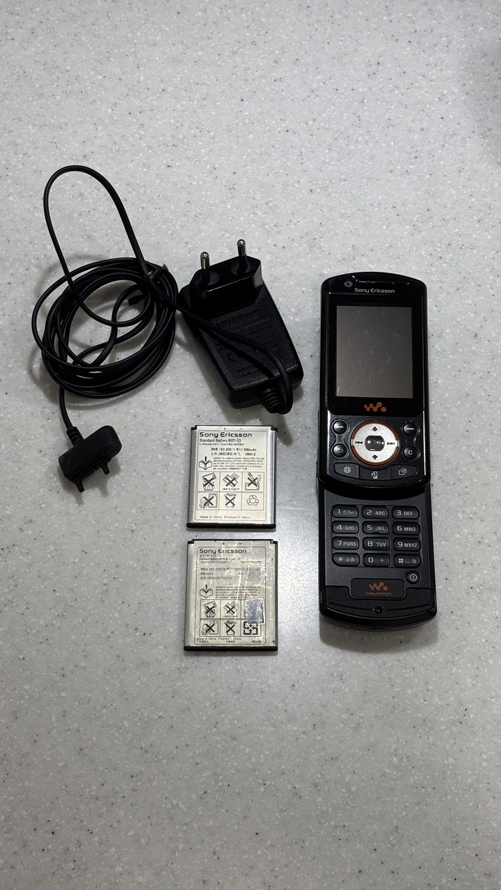 Sony Ericsson w900i 日本製