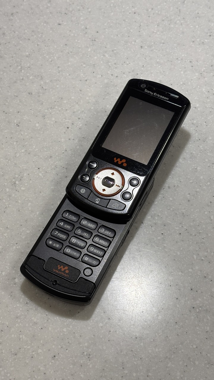 Sony Ericsson w900i 日本製