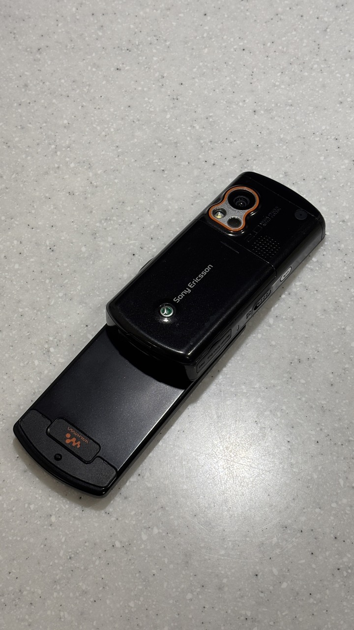 Sony Ericsson w900i 日本製