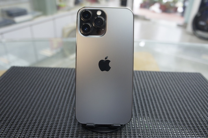 9成新 iphone 13 pro max 128GB 台灣公司貨.83%電池健康度