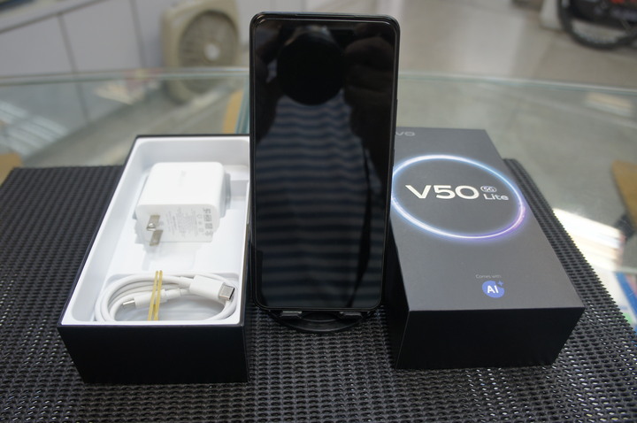 9成新 vivo V50 Lite 5G 12G/256GB 遠傳公司貨 保固期內