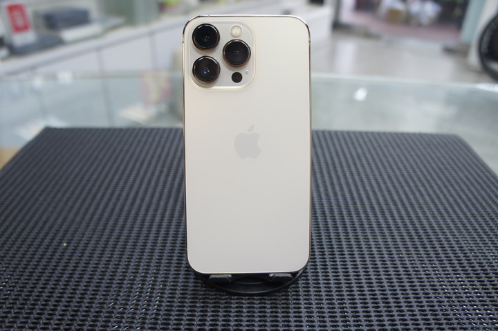 9成新 iphone 13 pro 512GB 台灣公司貨 原廠電池健康77%