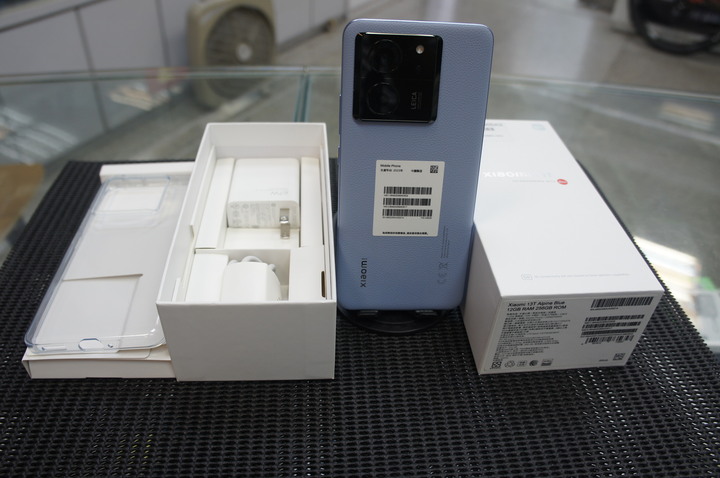 近全新 小米 Xiaomi 13T 12G/256G 台灣大哥大公司貨 萊卡3鏡頭相機