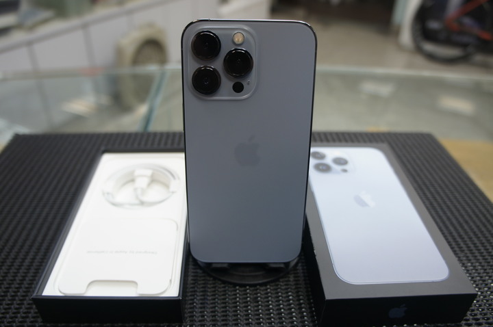 9成新 iphone 13 pro 256GB 台灣公司貨盒裝 電池健康100%