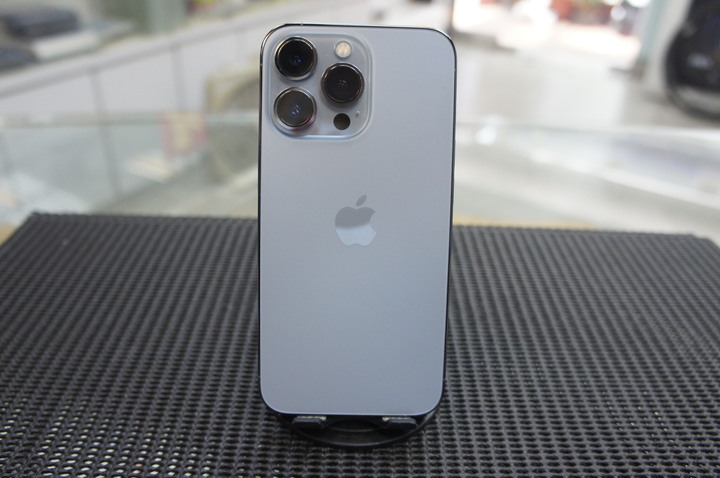 9成新 iphone 13 pro 256GB 台灣公司貨 電池健康100%