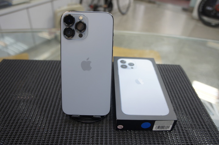 8.5成新 iphone 13 pro max 128GB 台灣公司貨.100%原廠電池健康度