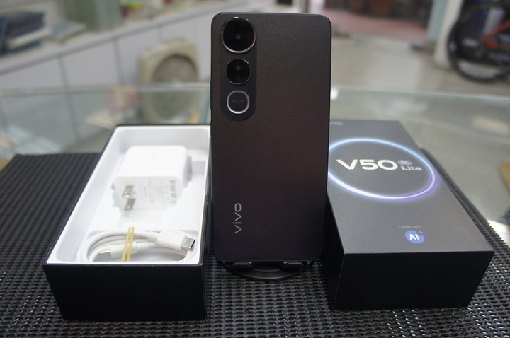 9成新 vivo V50 Lite 5G 12G/256GB 遠傳公司貨 保固期內