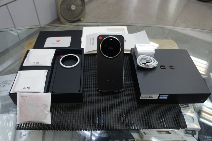 近全新 小米 Leica Leitzphone powered by Xiaomi 16G+1TB 台灣原廠公司貨 2年保固