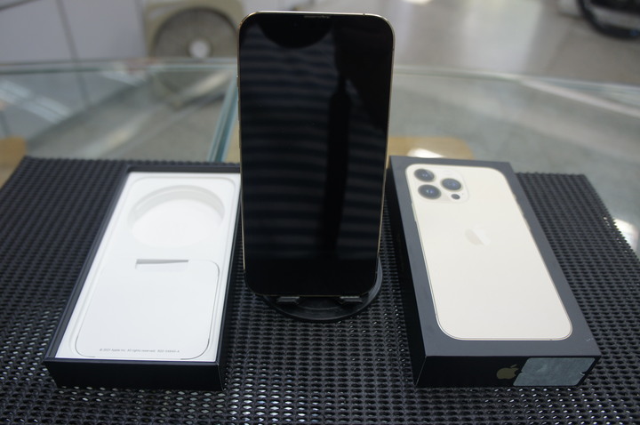 iphone 13 pro 128GB 台灣公司貨盒裝 金色