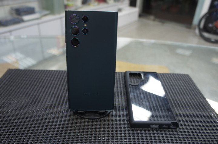 9成新 Samsung S22 Ultra 12G/256GB 台灣公司貨 夜幕綠