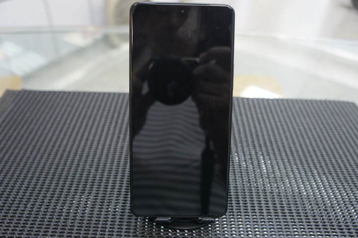 Asus ROG Phone 8 16G/512GB 台灣公司貨.只有相機故障