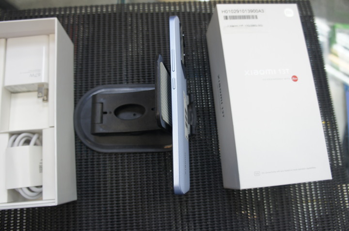 近全新 小米 Xiaomi 13T 12G/256G 台灣大哥大公司貨 萊卡3鏡頭相機