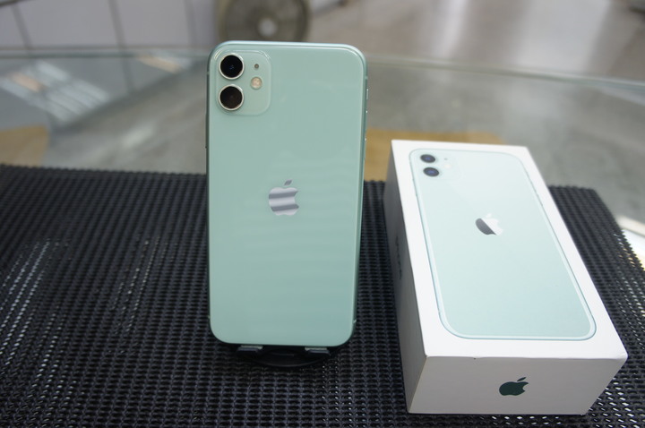 9成新 iphone 11 128G 台灣公司貨 蘋果綠色