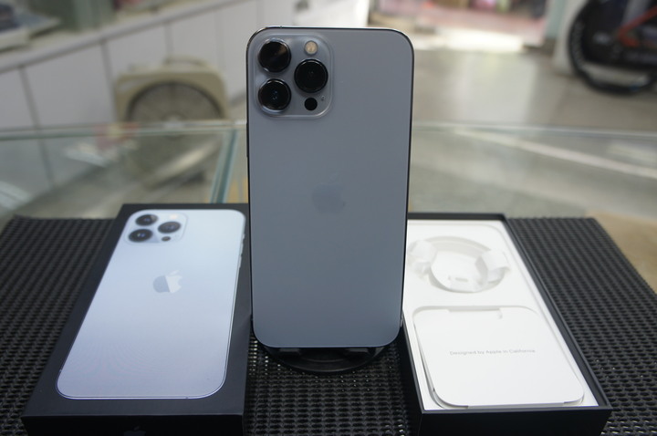 9成新 iphone 13 pro max 256GB 台灣公司貨.81%原廠電池健康度