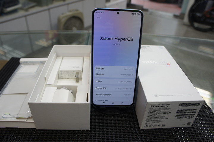 近全新 小米 Xiaomi 13T 12G/256G 台灣大哥大公司貨 萊卡3鏡頭相機