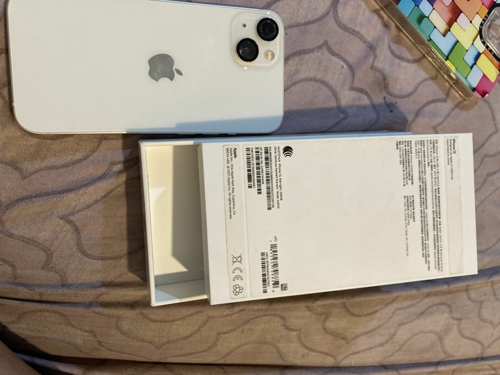 iPhone 13 256G整支手機沒有碰撞的痕跡