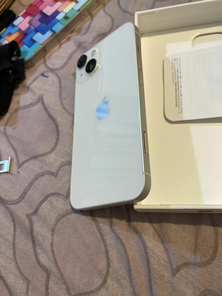 iPhone 13 256G整支手機沒有碰撞的痕跡