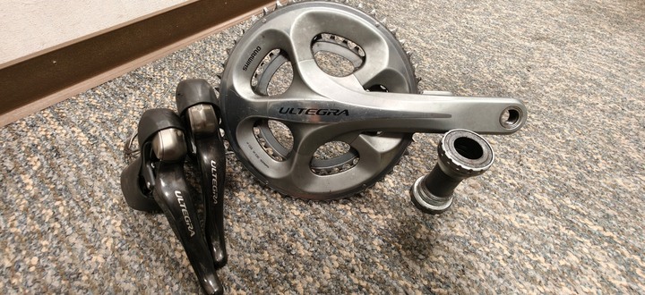 【品名】shimano r6700小全套變速套件含BB, 含中變及後變飛輪及鍊條還有BB手把帶