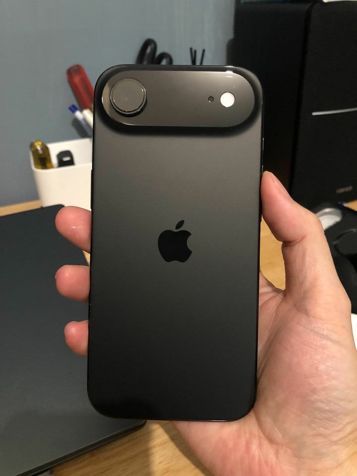 Apple iPhone Air 黑色256GB 保固中