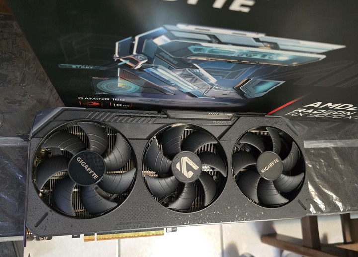 自售升級換下技嘉 RX 9070 XT GAMING 16G