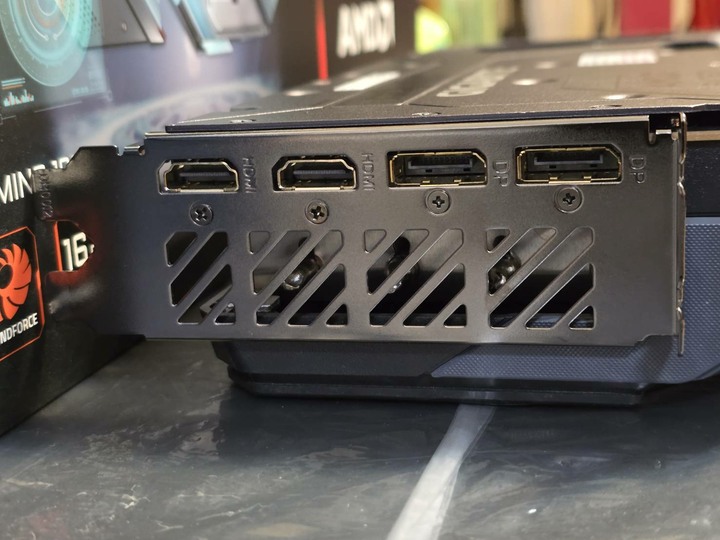 自售升級換下技嘉 RX 9070 XT GAMING 16G