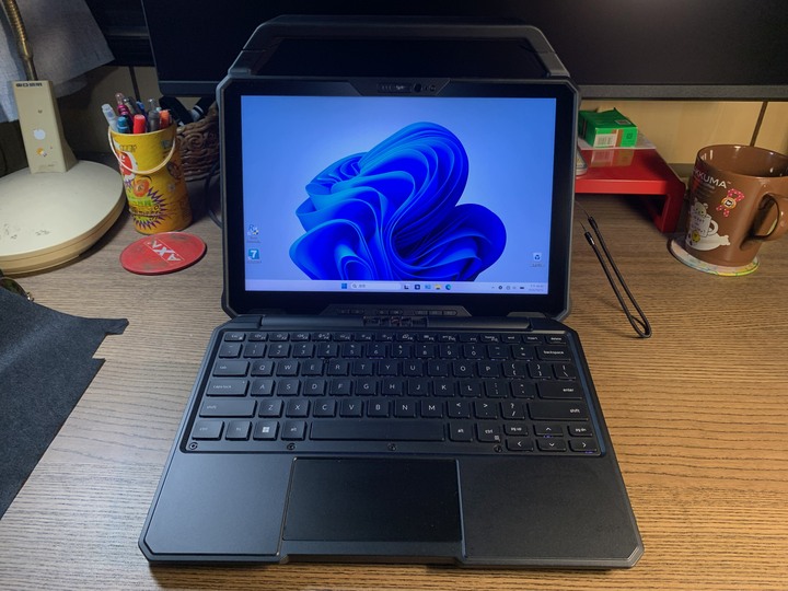Dell Latitude Rugged 7230, 觸控、12代i5、16GB RAM、512GB SSD、視訊、提把、GPS、NFC、指紋、觸控筆、鍵盤、LTE、電池x2、Tb3擴展座、硬殼包