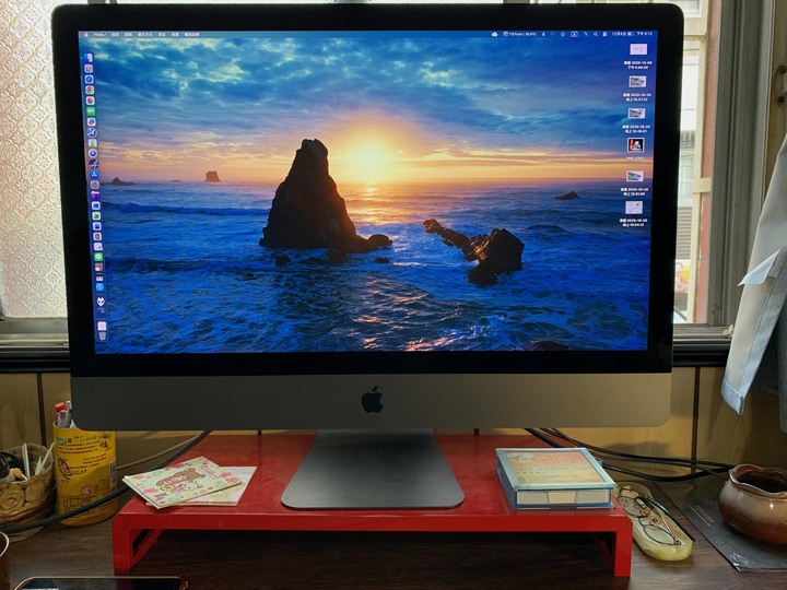 2019 Apple iMac Pro、18核 2.3Ghz、Vega 64x-16GB繪圖卡、128GB RAM、4TB SSD、黑色無線軌跡板+鍵盤+滑鼠、原廠紙盒裝