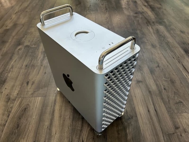 2019 Apple Mac Pro工作站、16核、580X-8GB獨顯、96GB RAM、2TB SSD+2TB HDD、PCIe + SATA 3硬碟擴展、數字鍵盤、滑鼠、原廠紙箱