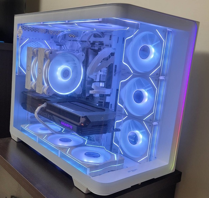 自組電腦 R7 7700 / ROG B850-A / 32G / 1T / 4070ti
